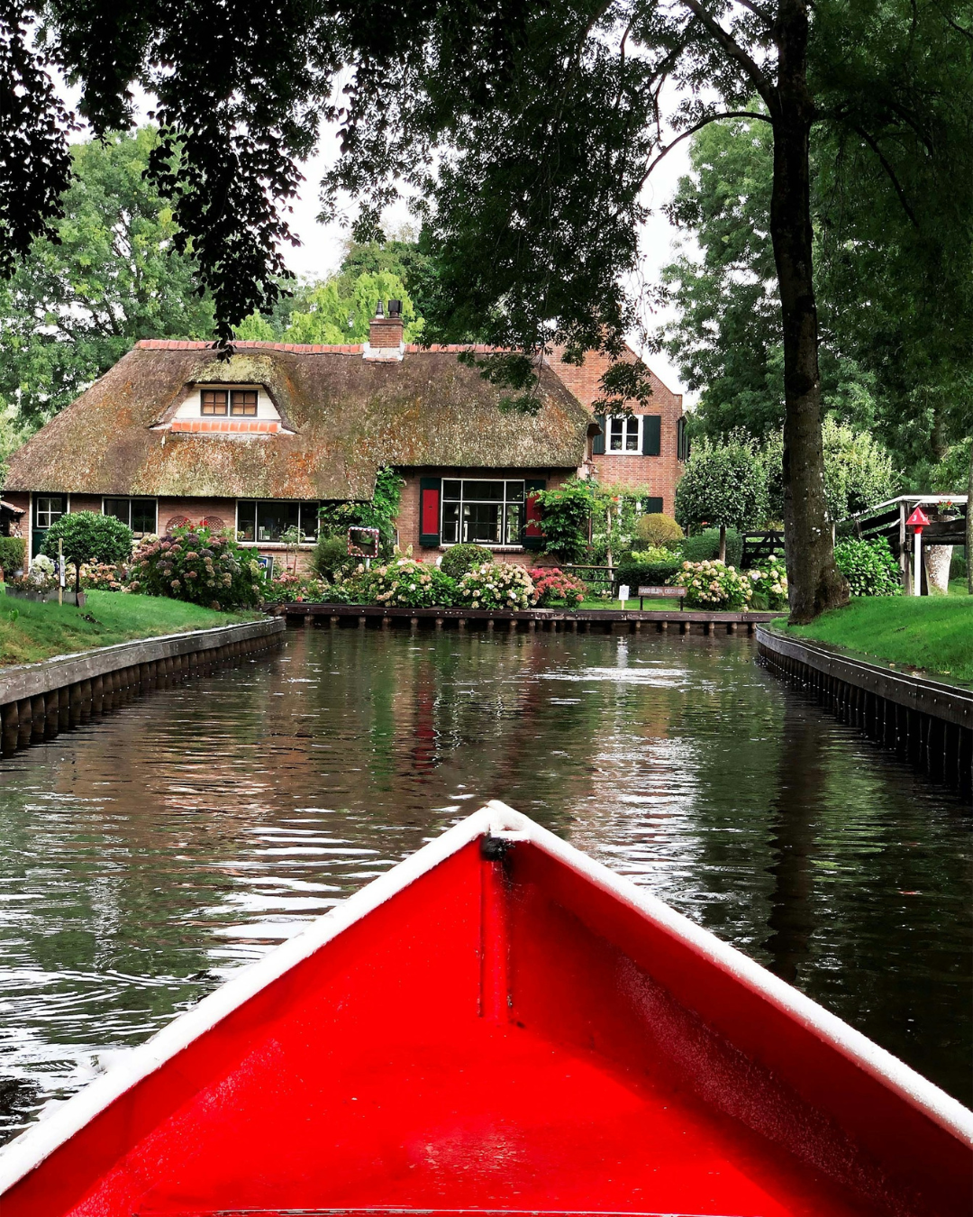 Giethoorn — The Dutch Village With No Roads