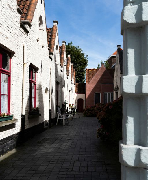 The Dutch Village Where Every House Is White — and Nobody Agrees Why