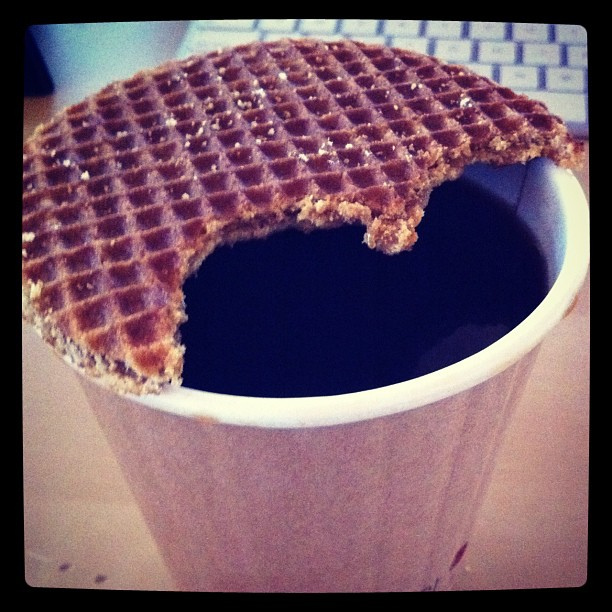 The Love Netherlands Guide â„– 001: Stroopwafel