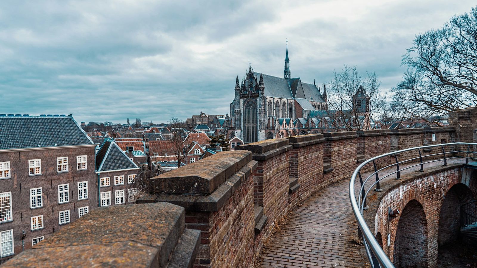 Leiden Travel Guide