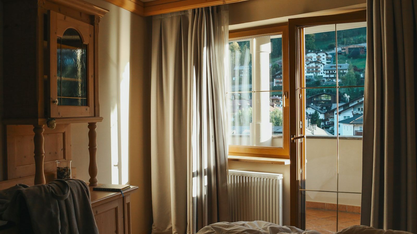 Where to Stay in Amsterdam — Neighbourhoods Compared