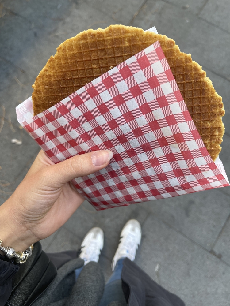 The Love Netherlands Guide № 001: Stroopwafel